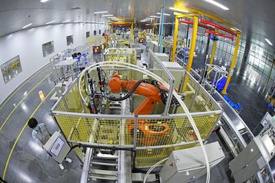 以云為基 以數(shù)為翼 武漢經(jīng)開(kāi)區(qū)加快建設(shè)&ldquo;未來(lái)工廠(chǎng)&rdquo;